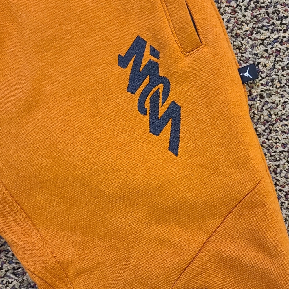 Boys Jordan M sweatpants nwt